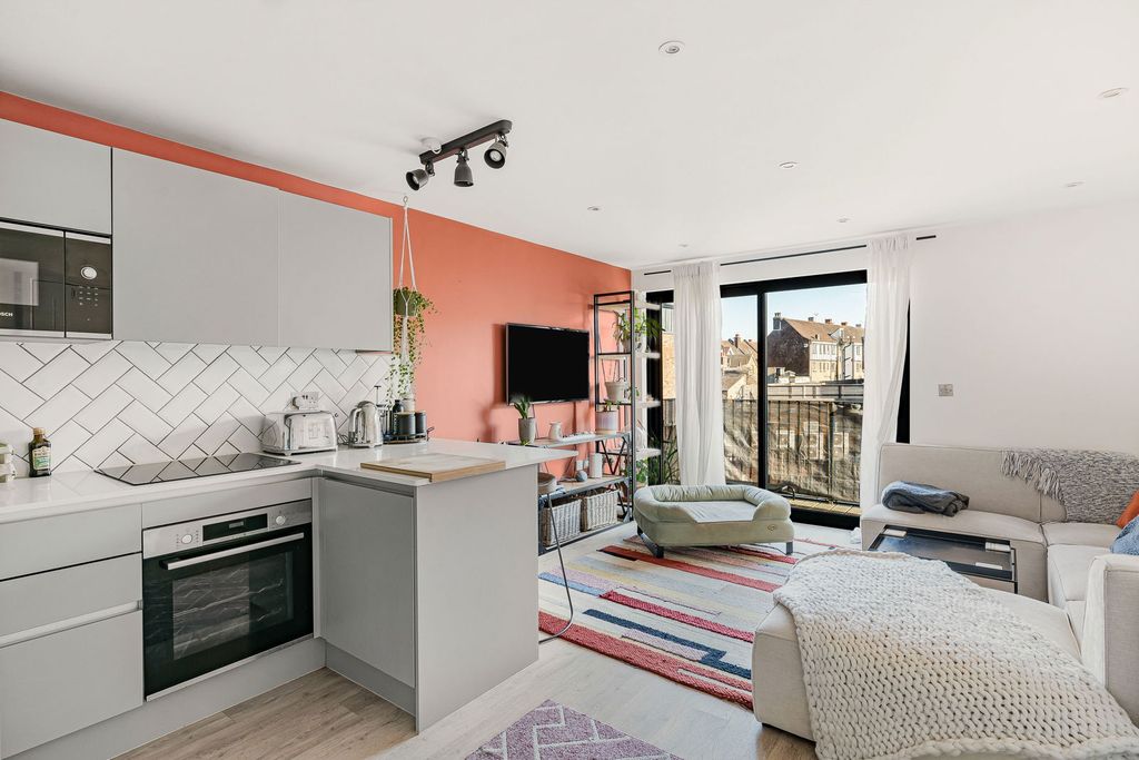 Property photo 3 of 16