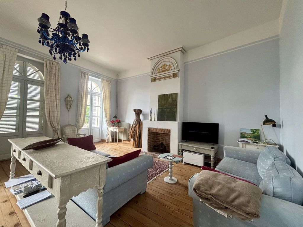 Property photo 2 of 19 Af5E9c5B4163Cf3F5Ad5A7c9796E5A12_9Cbb202871_4032-Big