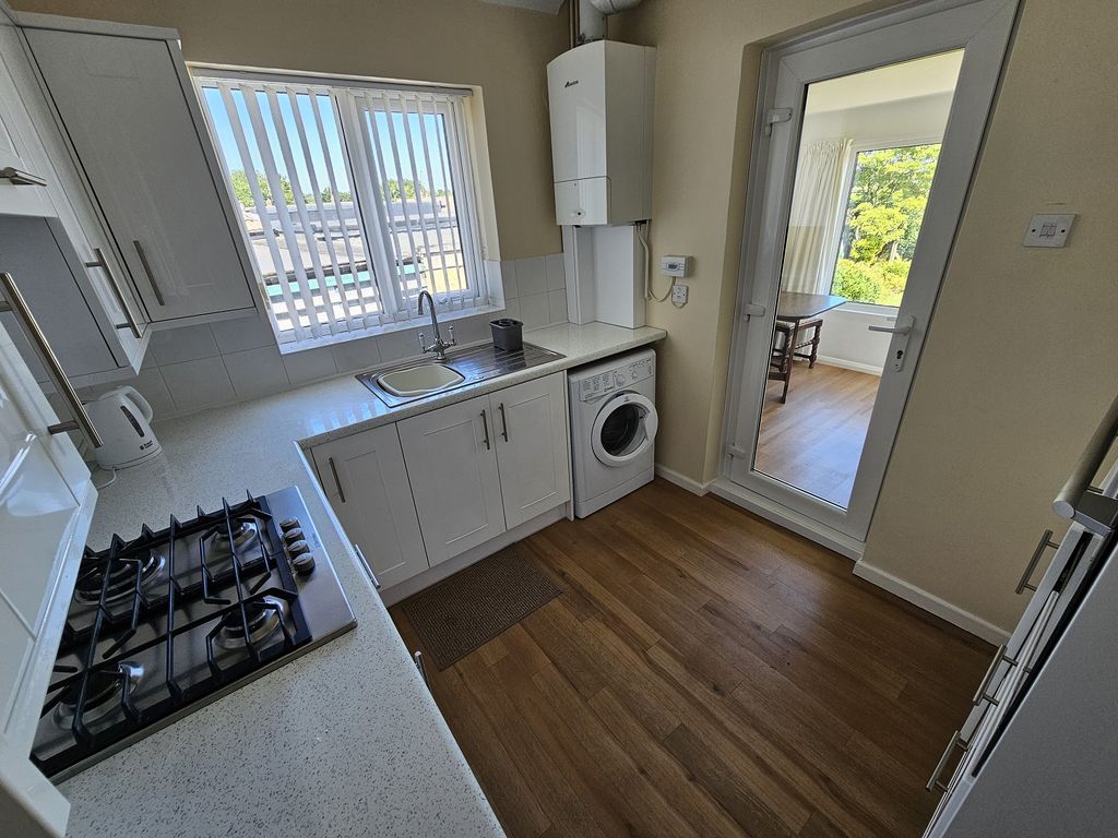 Property photo 2 of 10 Kitchen