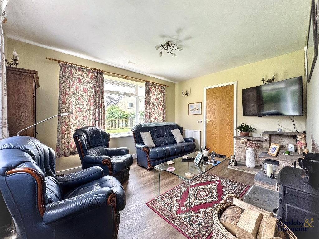 Property photo 2 of 25