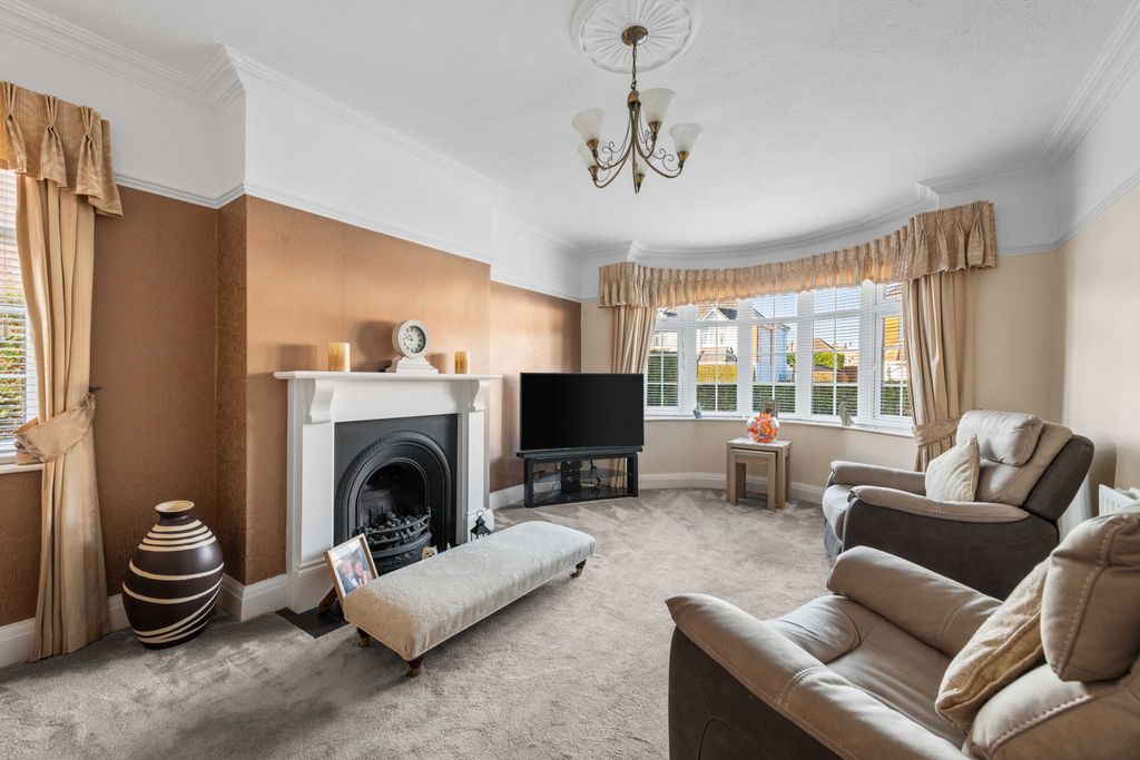 Property photo 2 of 30