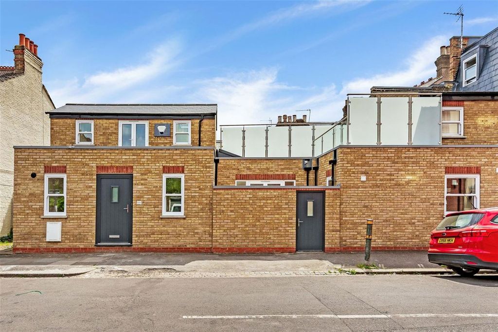 Property photo 1 of 5