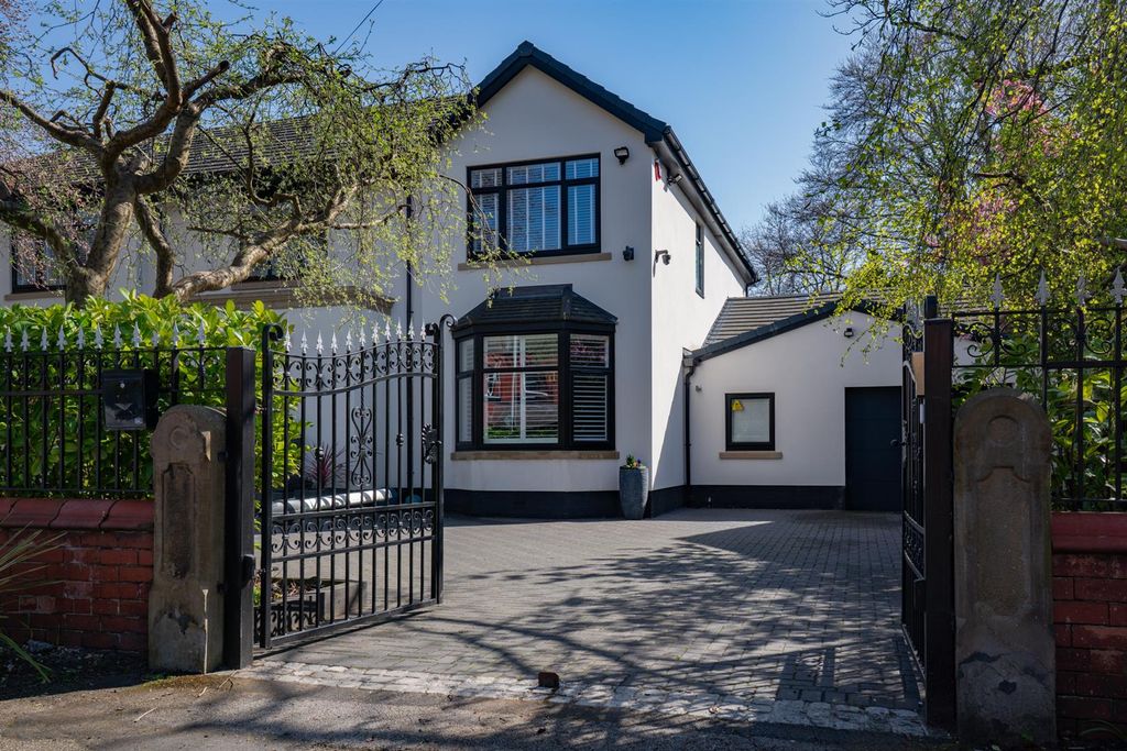 Property photo 1 of 31