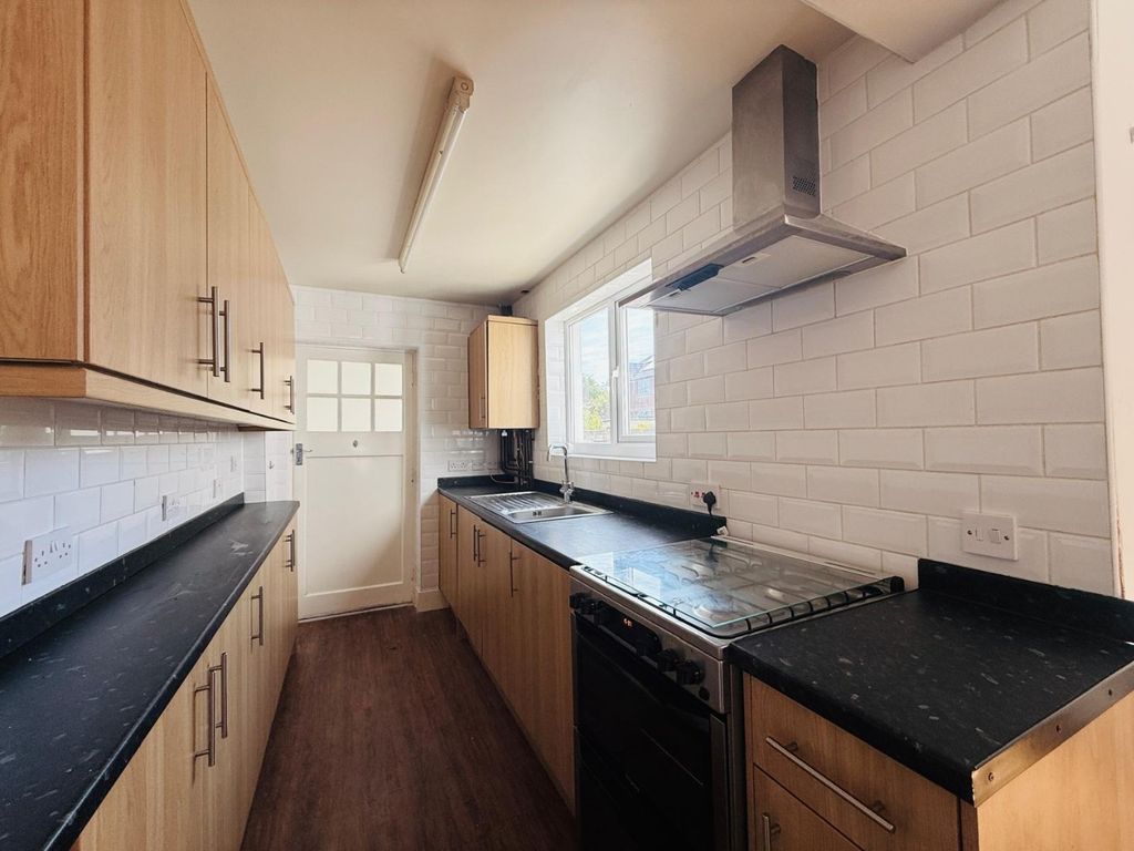 Property photo 3 of 10 4136073