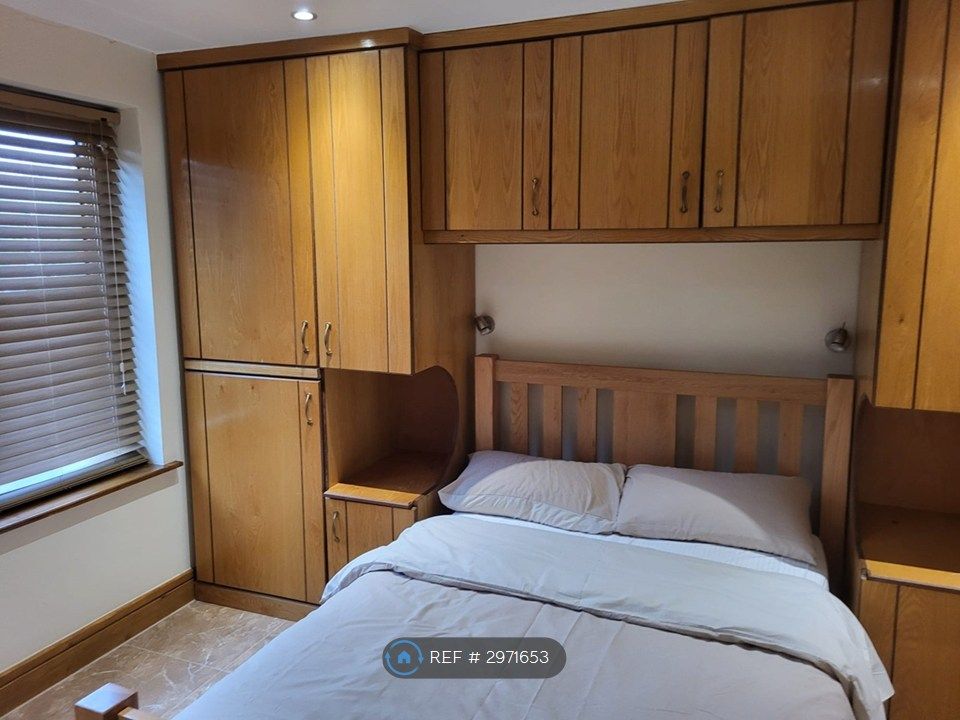 Property photo 2 of 20 Bedroom 1