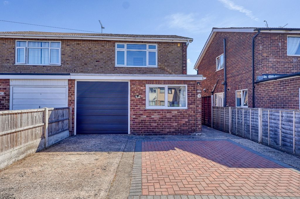 Property photo 1 of 13 Frontal