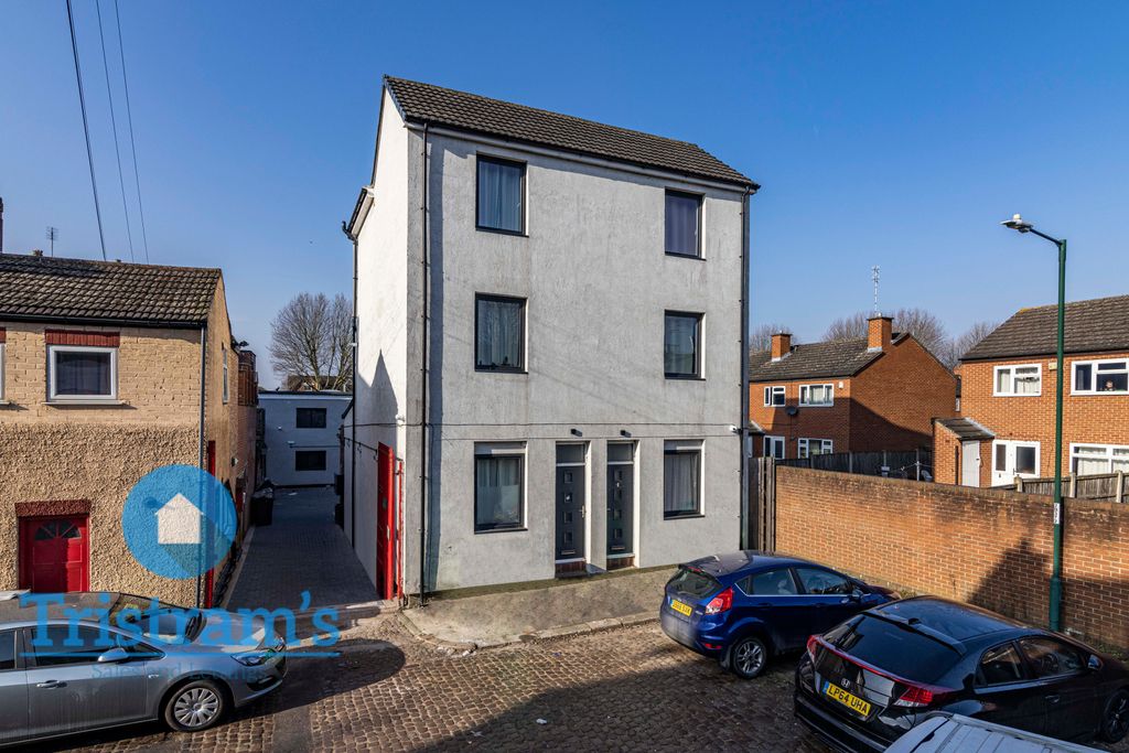 Property photo 1 of 10