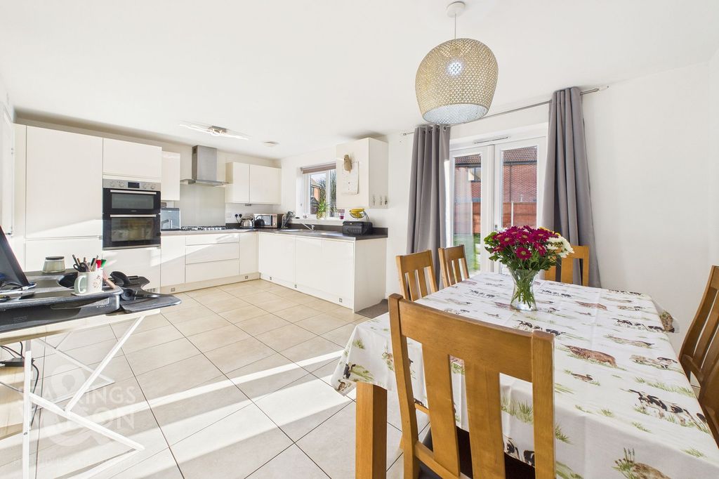 Property photo 2 of 24