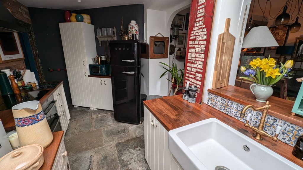 Property photo 3 of 16