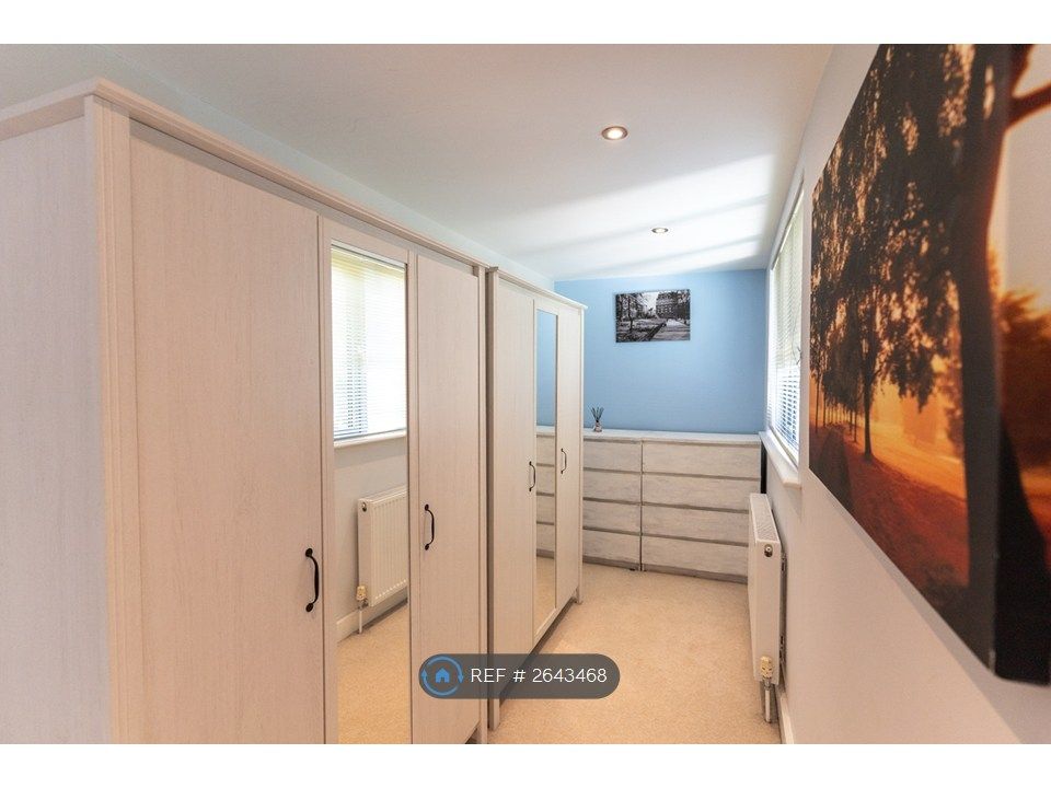 Property photo 2 of 15 Master Room