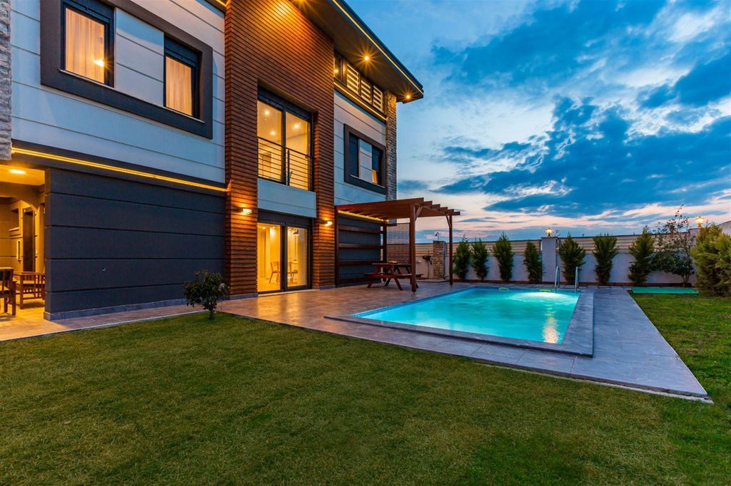 Property photo 1 of 15 Contemporary Belek Golf Villa For Sale With A Private Pool - Private Garden With Ample Privacy