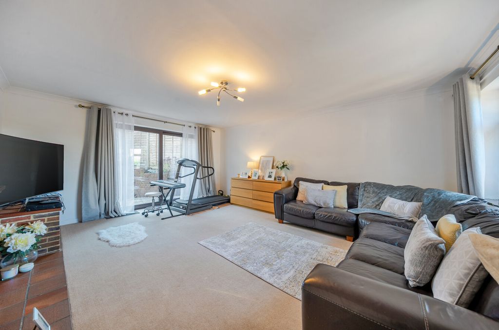 Property photo 3 of 22 1383189-1-6926Fd9...