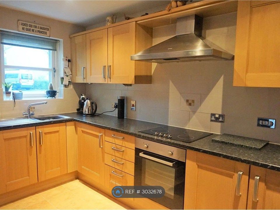 Property photo 2 of 6 Kitchen
