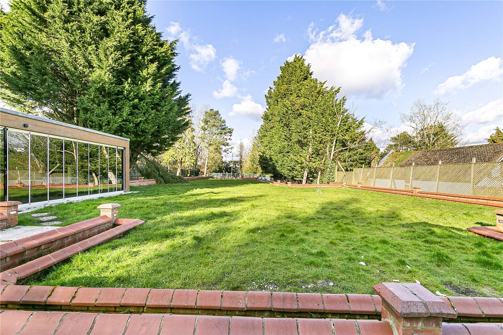Property photo 2 of 37 Picture No. 29
