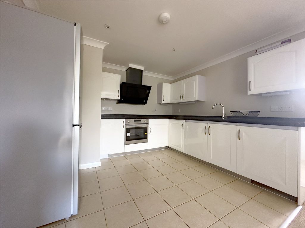 Property photo 2 of 7 Kitchen