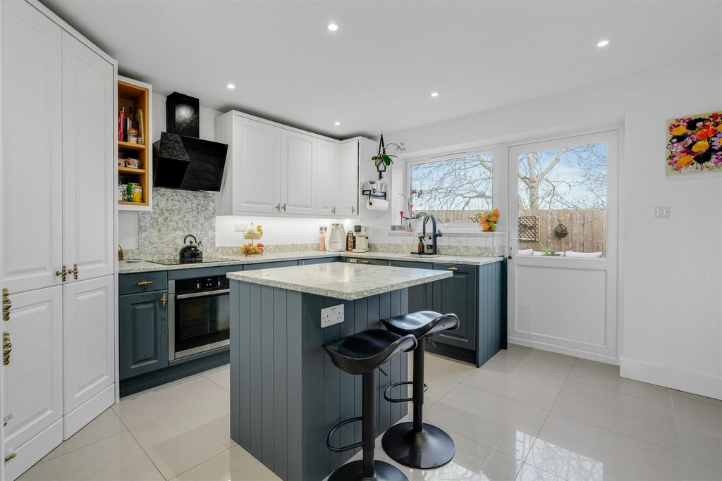 Property photo 2 of 27 A7409941.Jpg