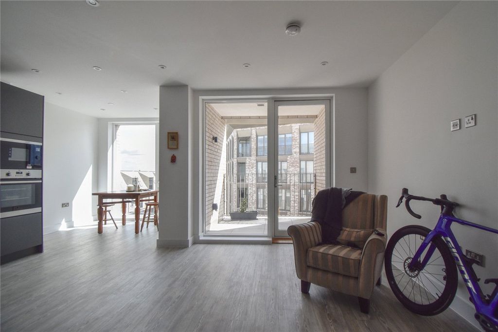 Property photo 3 of 9 Picture No. 12