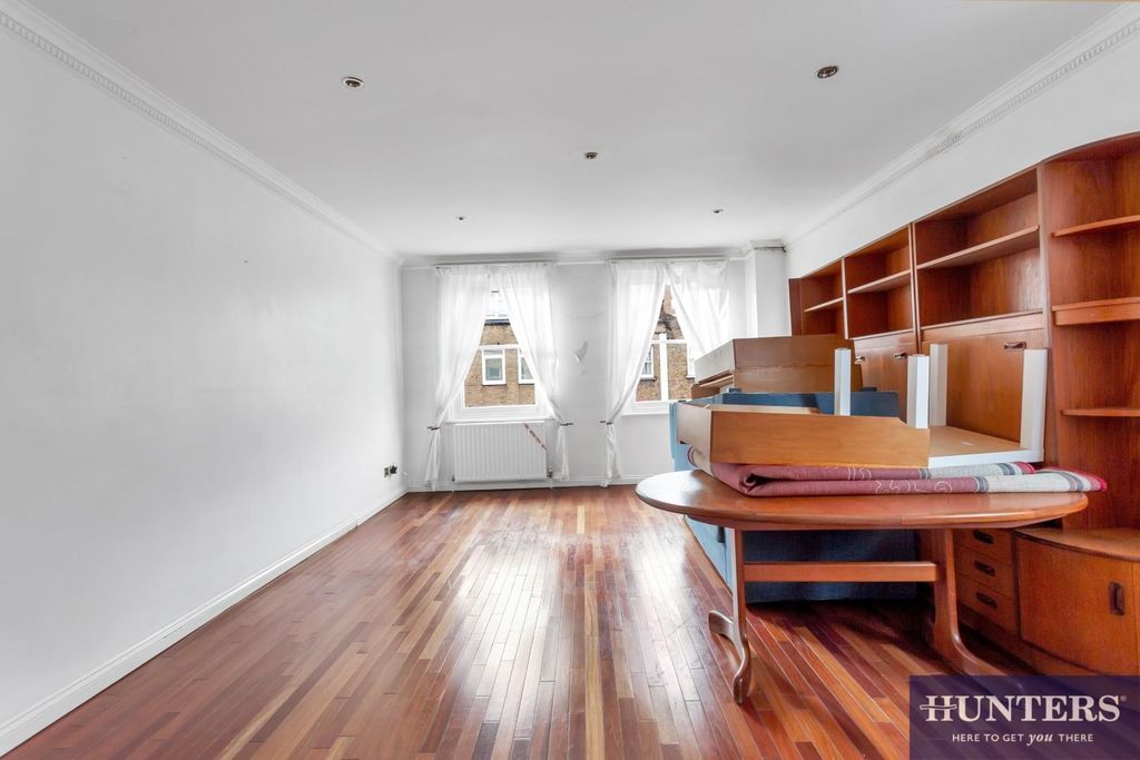 Property photo 2 of 8 Reception