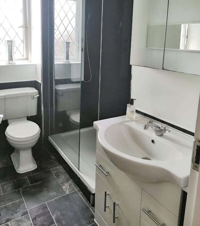 Property photo 3 of 8 Family Bathroom