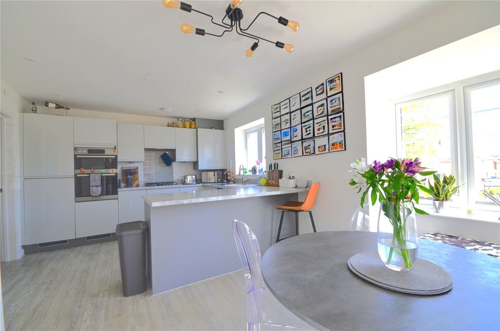 Property photo 3 of 21 Kitchen/Dining Room