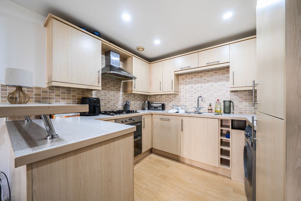Property photo 3 of 9 15218918