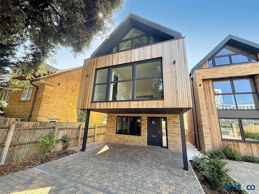 Property photo 1 of 24 Sandbanks Road