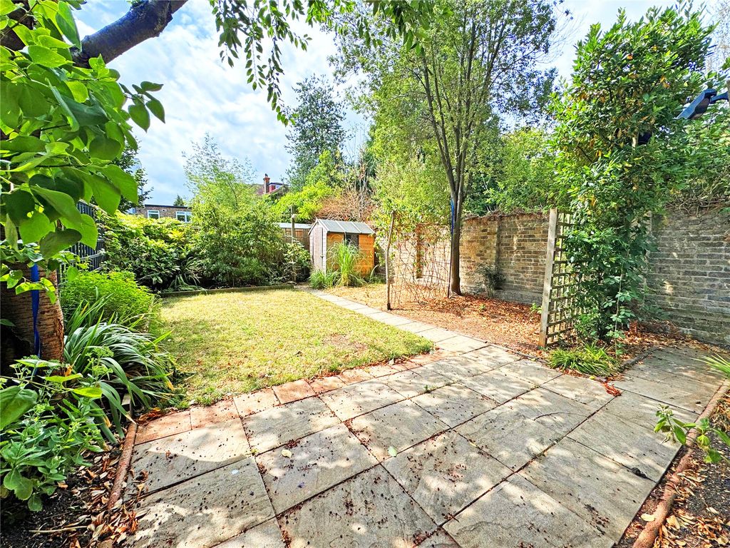 Property photo 2 of 9 Picture No. 15
