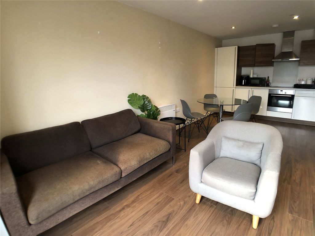 Property photo 3 of 10 1