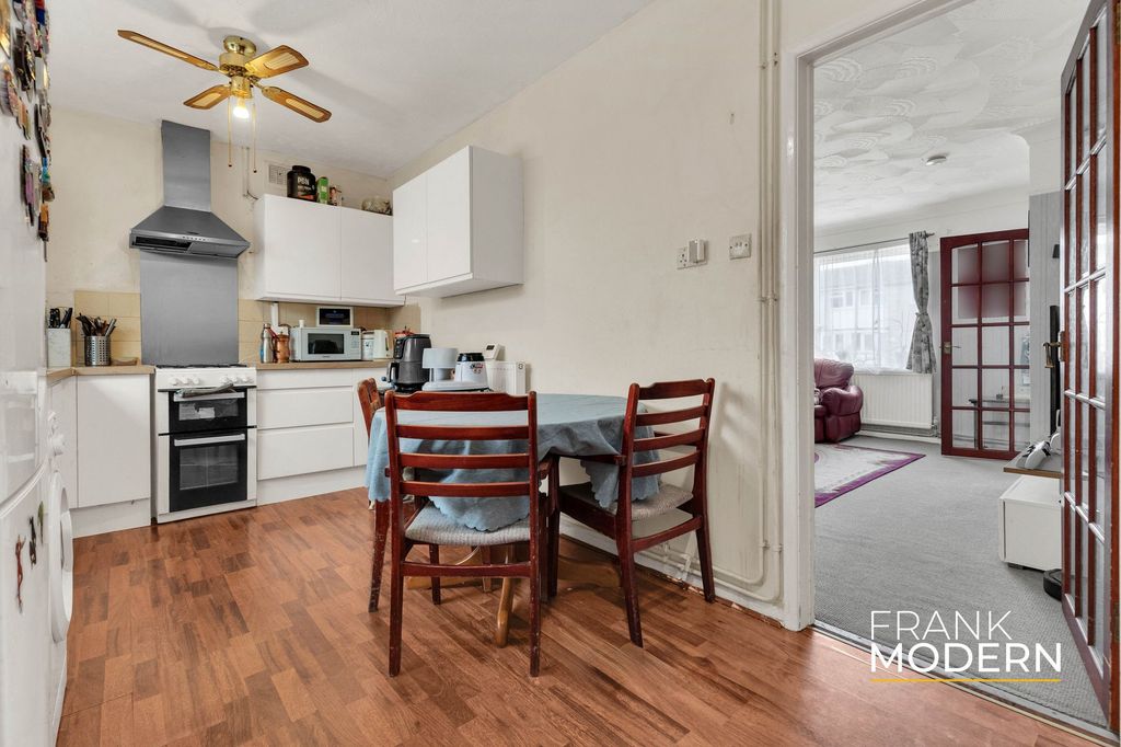 Property photo 3 of 15 Kitchen / Diner