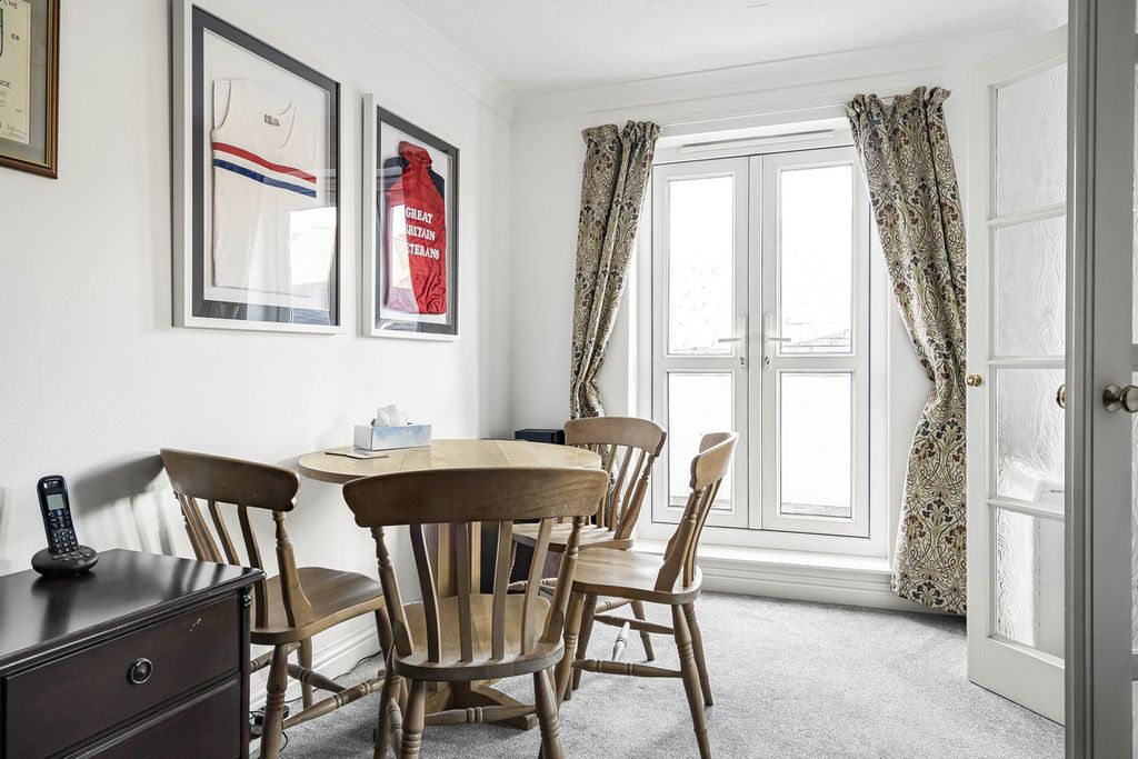 Property photo 3 of 12