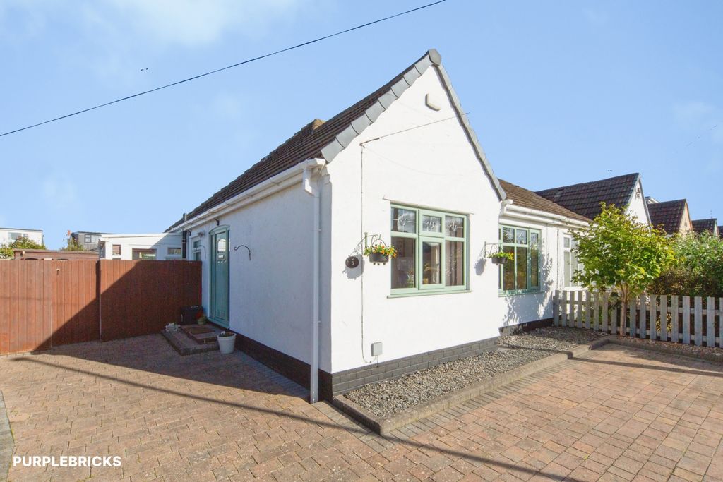 Property photo 2 of 23