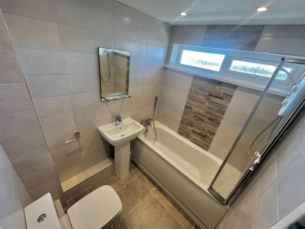 Property photo 2 of 7 Photo 4