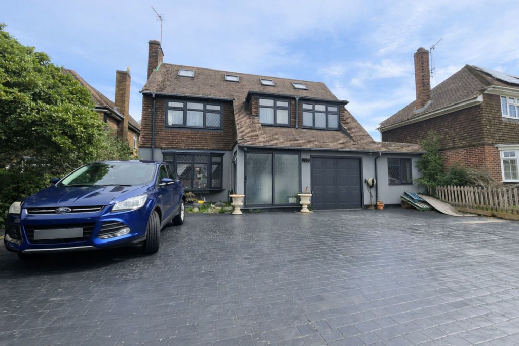 Property photo 1 of 19 Front