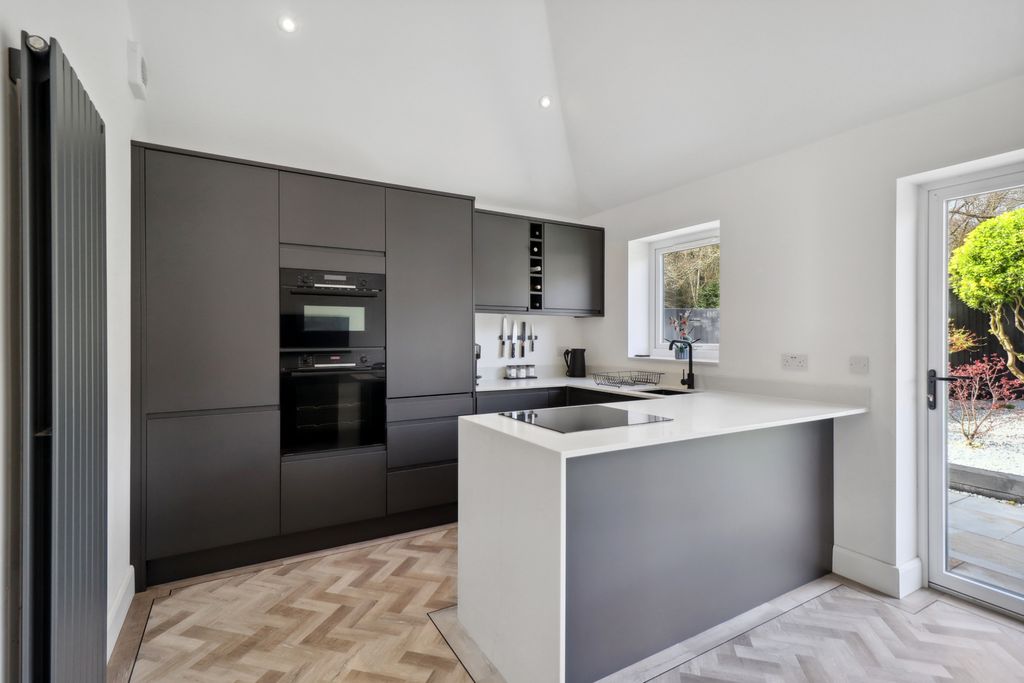 Property photo 2 of 17 Img_7380