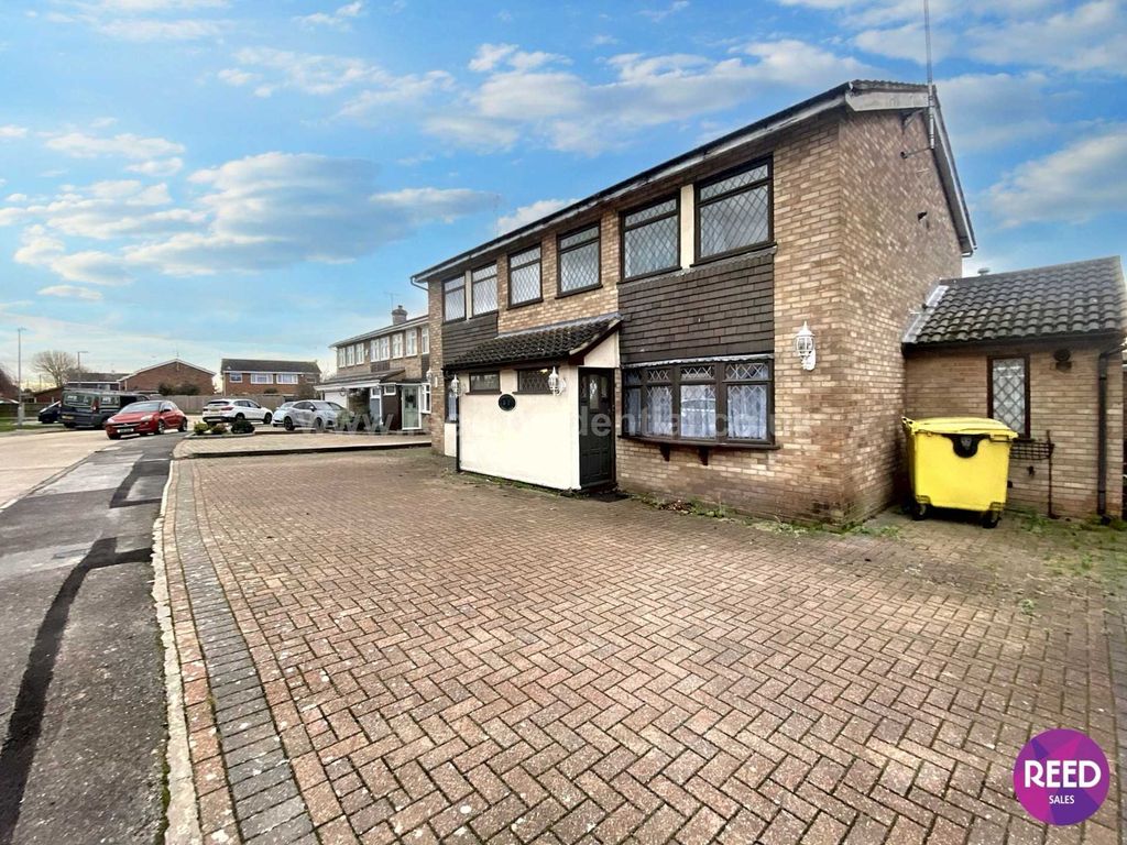 Property photo 3 of 34