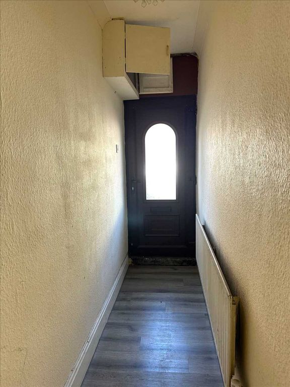 Property photo 2 of 12 Ground Floor