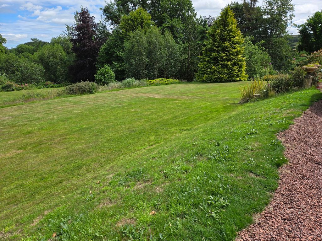 Property photo 3 of 9