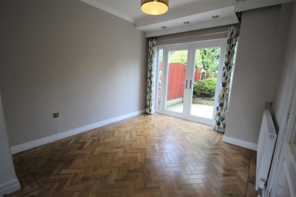Property photo 3 of 12 Dining Room