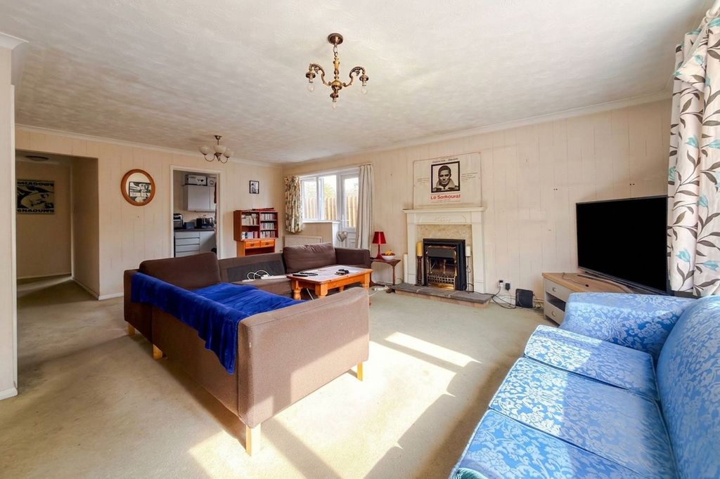 Property photo 2 of 10