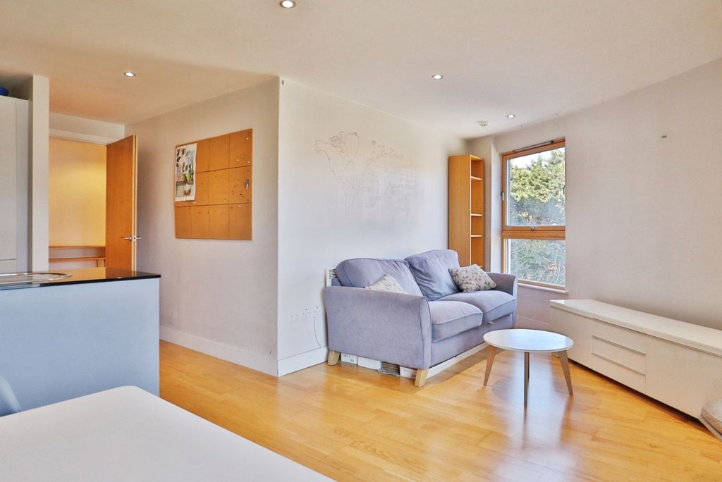 Property photo 2 of 12 Pbox-Img.Jpg