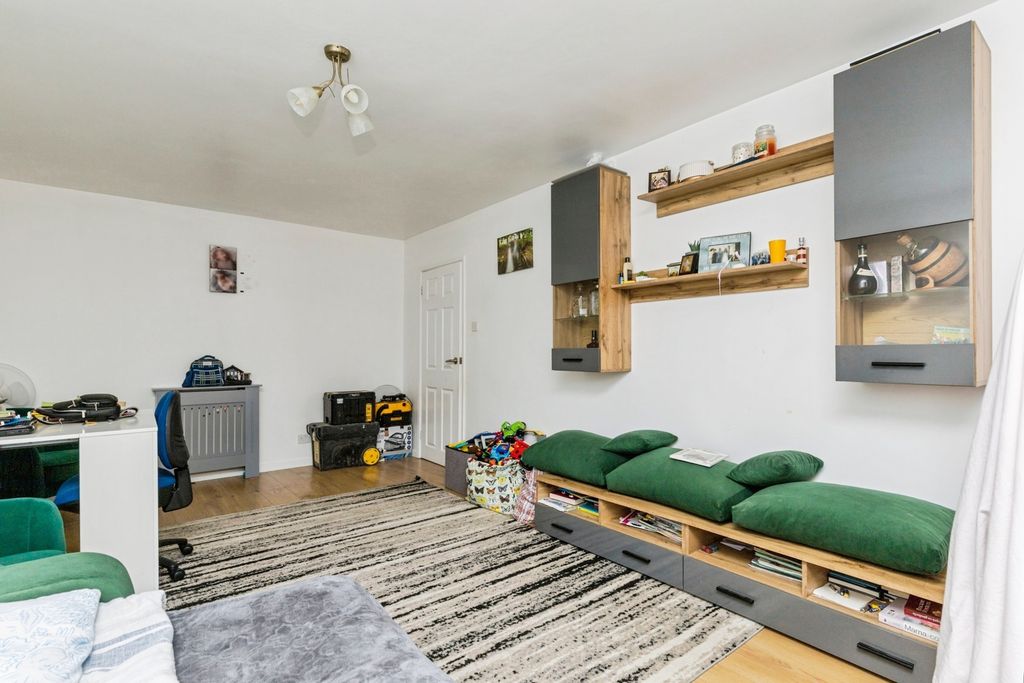 Property photo 1 of 12 Pbox-Img.Jpg