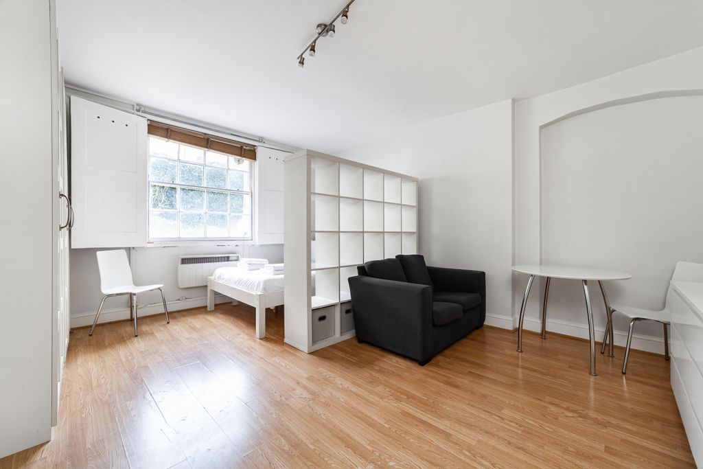 Property photo 2 of 22