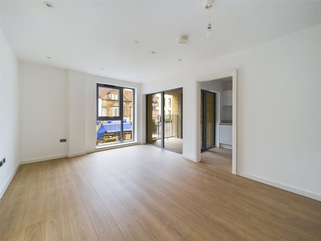 Property photo 3 of 12 Picture No. 16