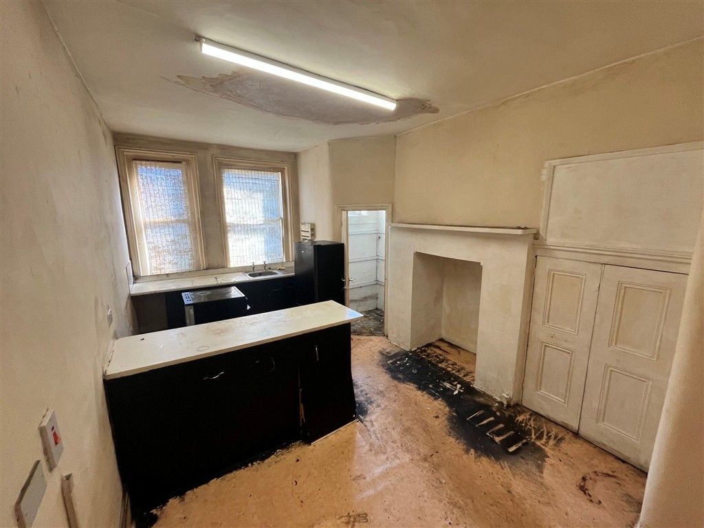 Property photo 3 of 6