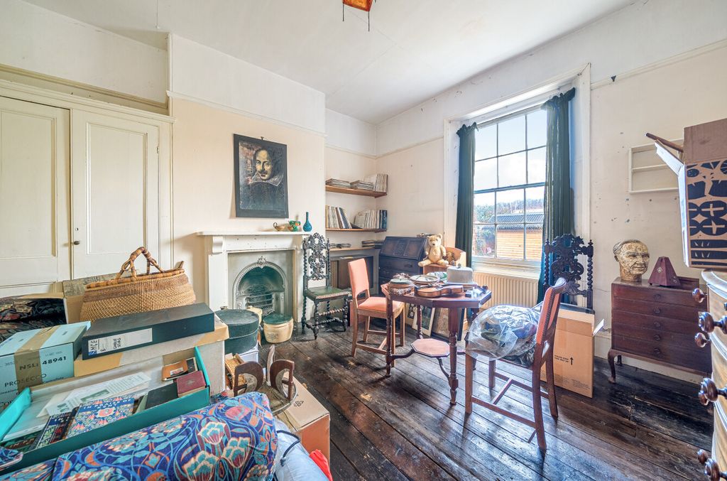 Property photo 3 of 28