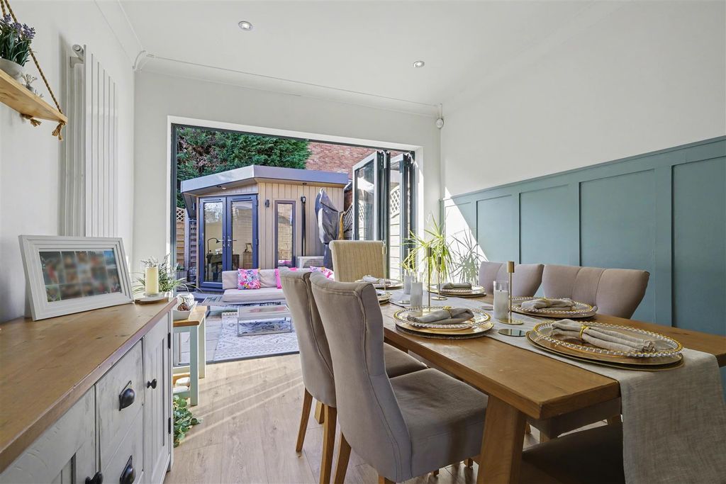 Property photo 3 of 23 Lounge/Dining Room