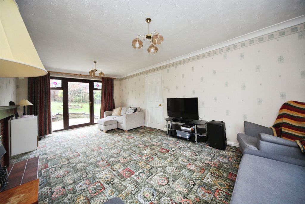 Property photo 3 of 15