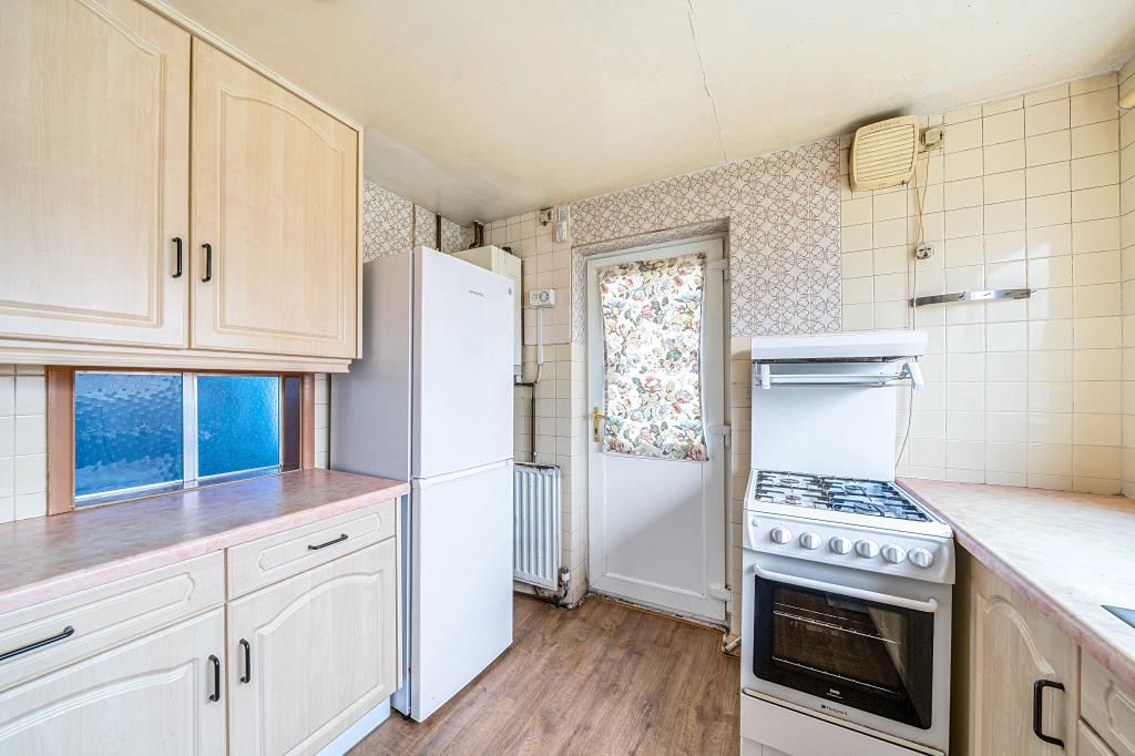 Property photo 3 of 20 Kitchen