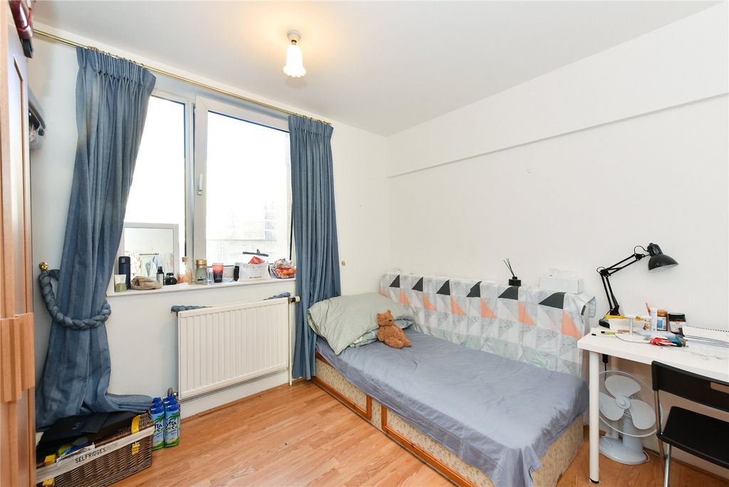 Property photo 3 of 6 Picture No. 15