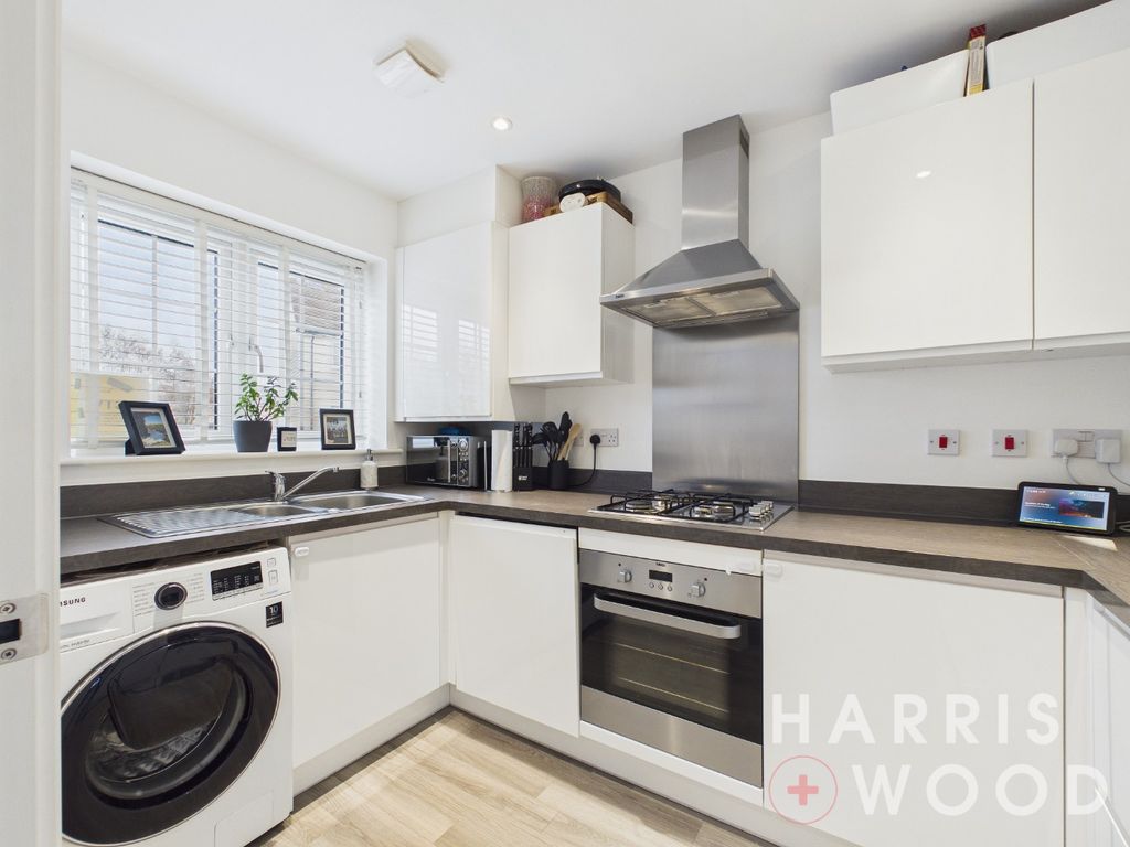 Property photo 2 of 17 4937362